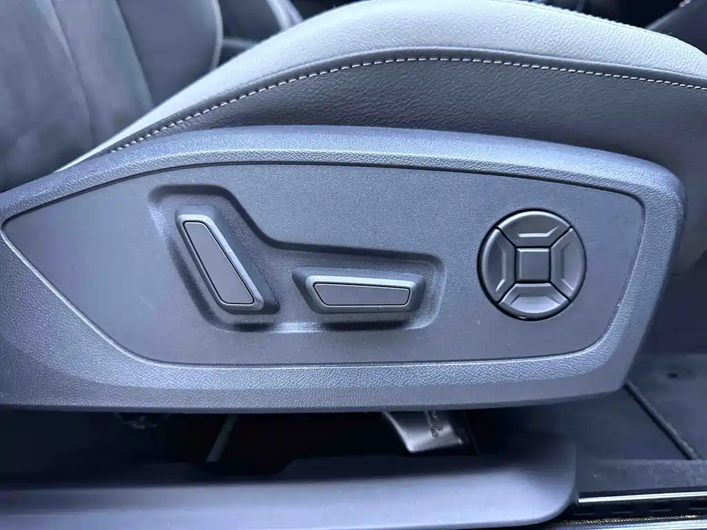 Audi Q3 2022 — фото 10