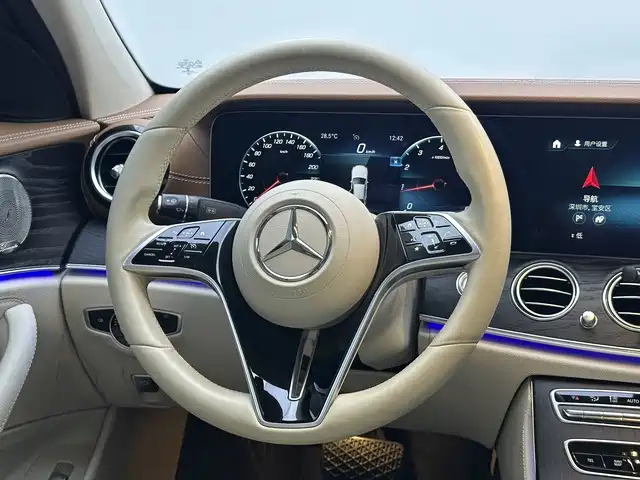 Mercedes-Benz E-Class 2022 — фото 11