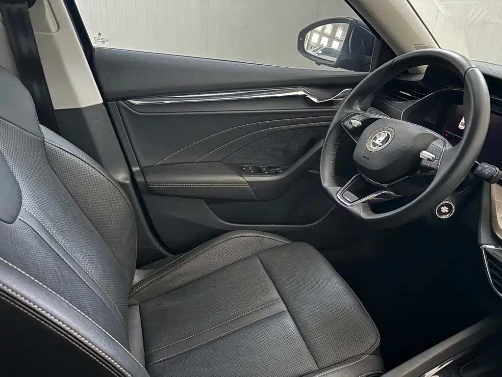Skoda Octavia 2022 — фото 18