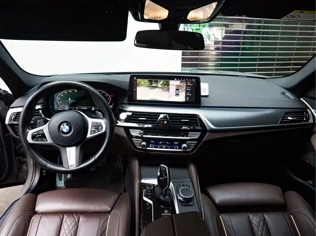 BMW 5 Series 2022 — фото 18