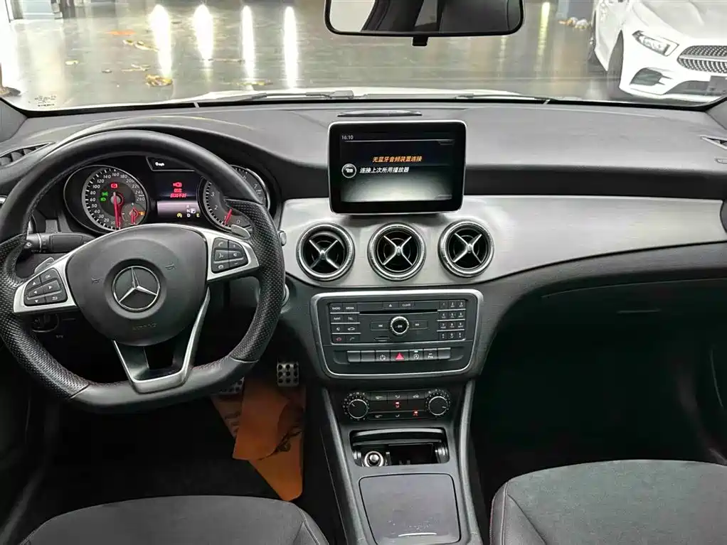 Mercedes-Benz CLA 2015 — фото 4
