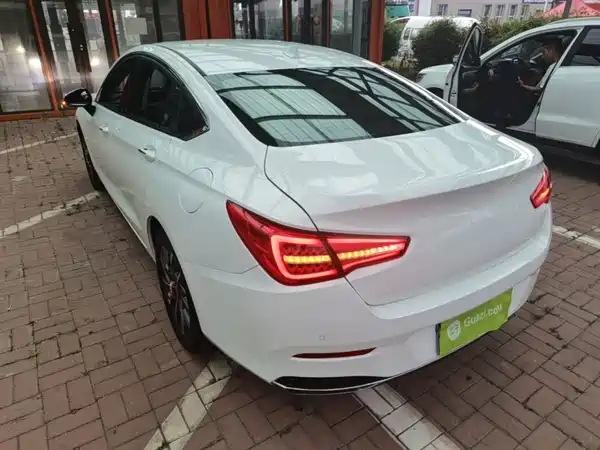 Hongqi H5 2020