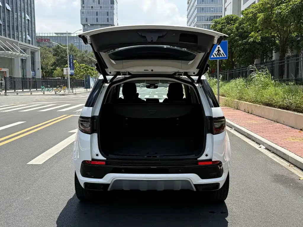 Land Rover Discovery Sport 2025 — фото 7