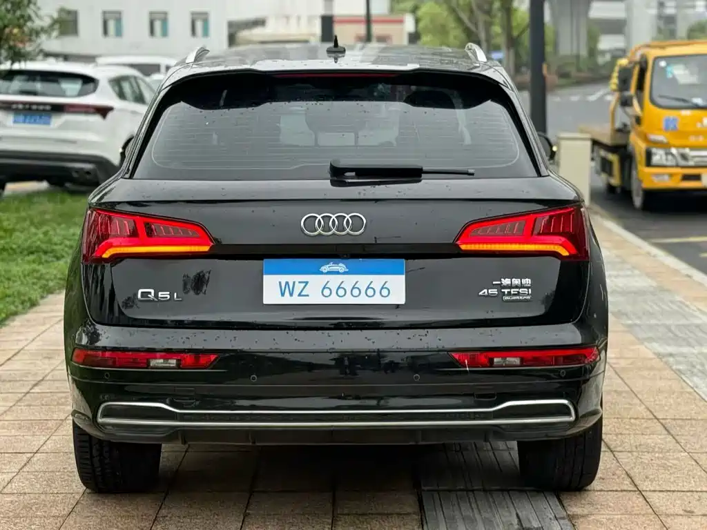 Audi Q5L 2020 — фото 8