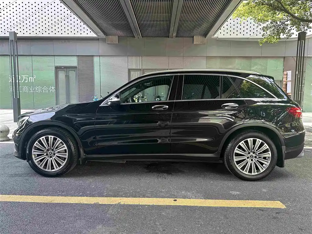 Mercedes-Benz GLC 2017 — фото 10
