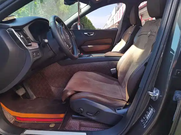 Volvo XC60 2021