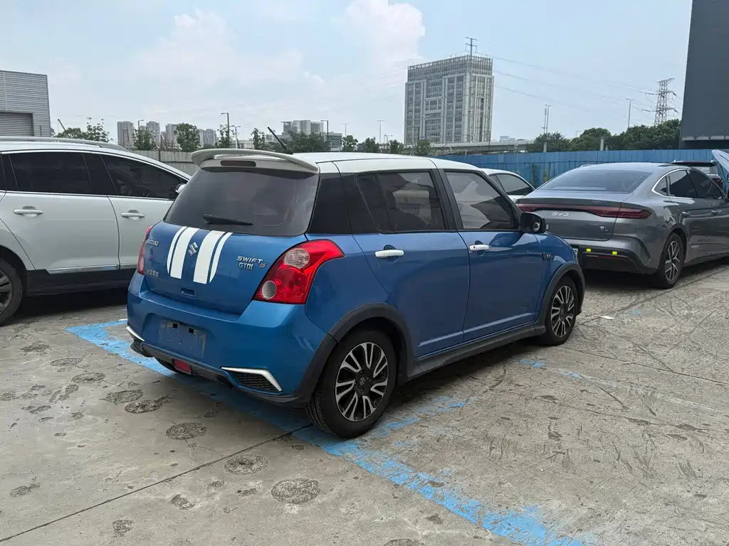 Suzuki Swift 2015 — фото 6