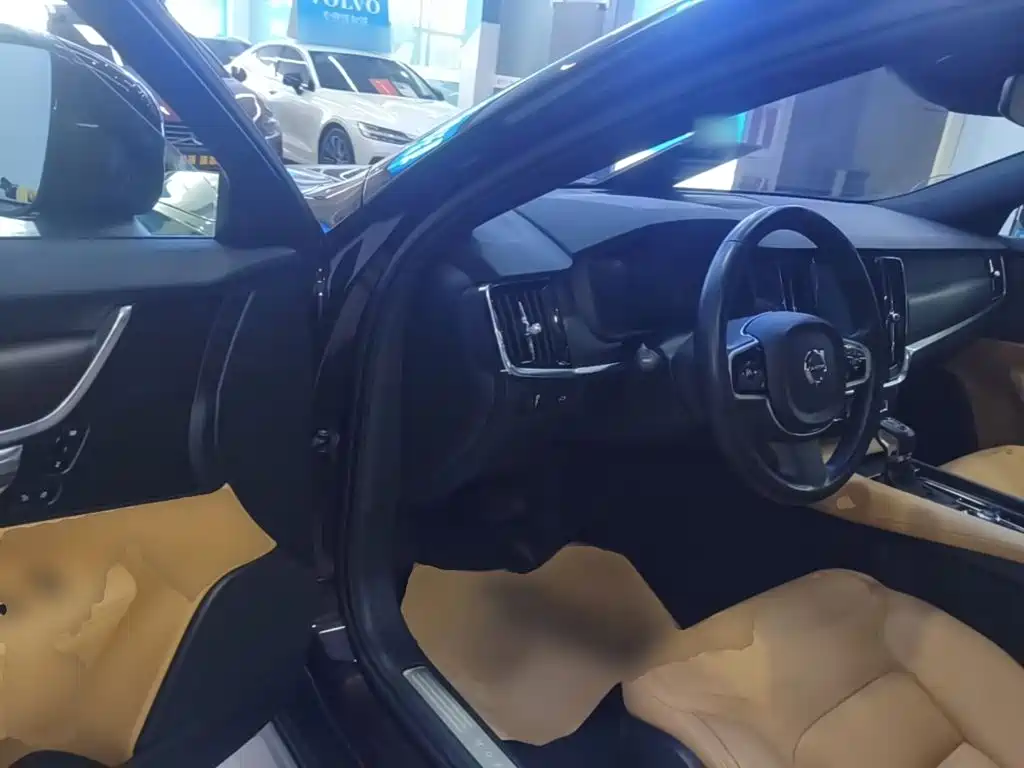 Volvo V90 2019 — фото 16