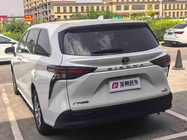 Toyota Sienna 2023