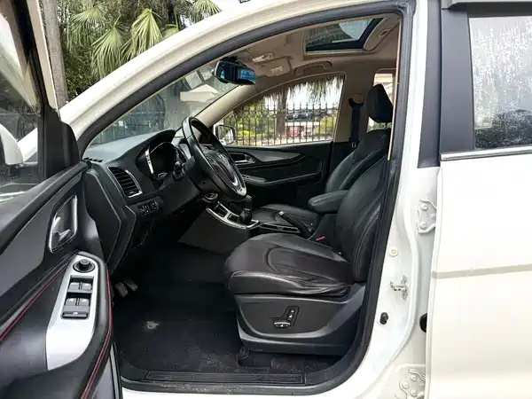 Baojun 560 2015