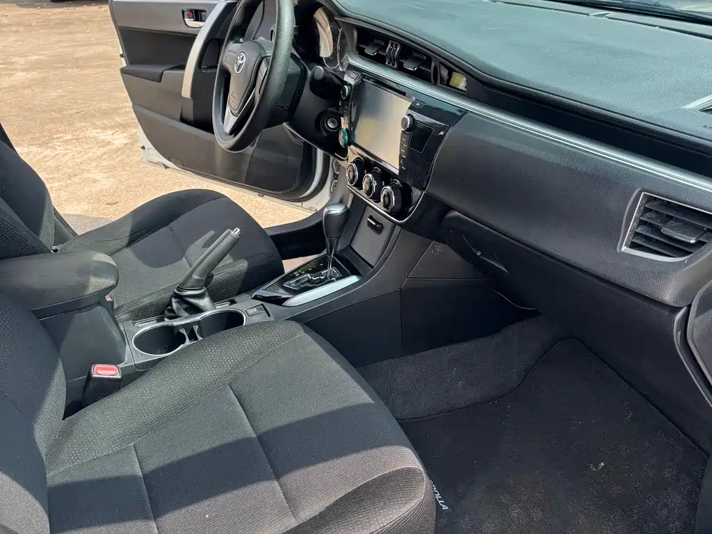 Toyota Corolla 2016 — фото 10