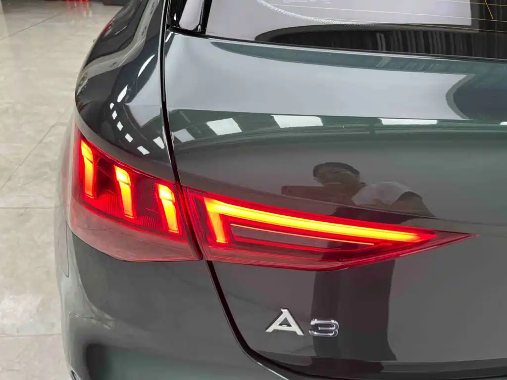 Audi A3 2023 — фото 20