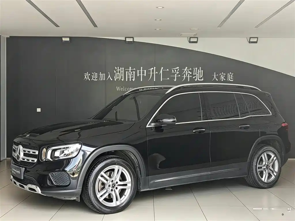 Mercedes-Benz GLB 2023 — фото 1