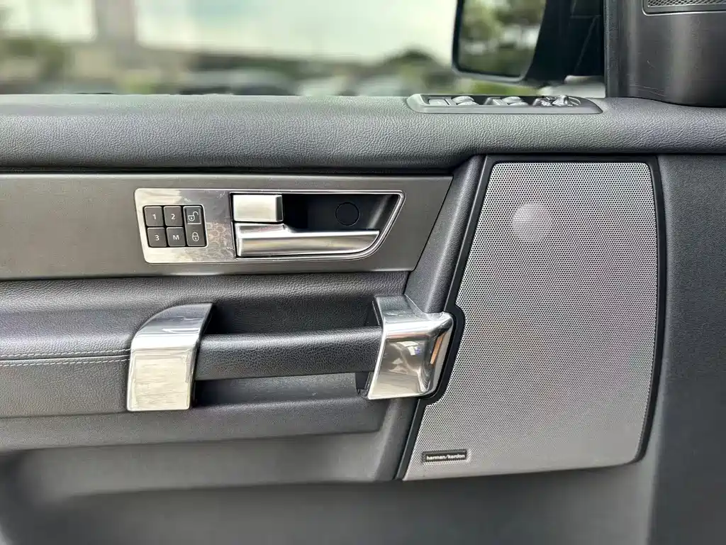 Land Rover Discovery 2012 — фото 9