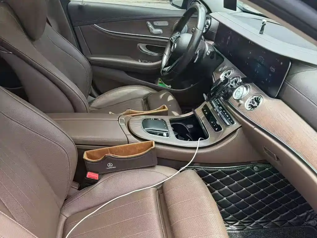 Mercedes-Benz E-Class 2022