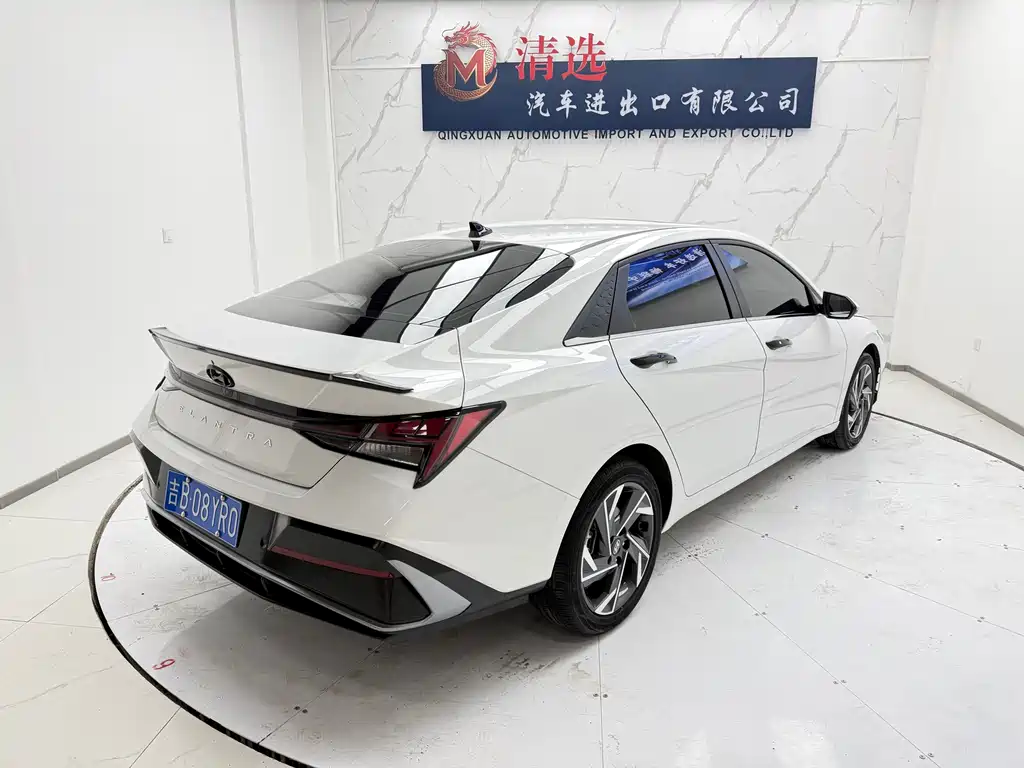 Hyundai Elantra 2023 — фото 6
