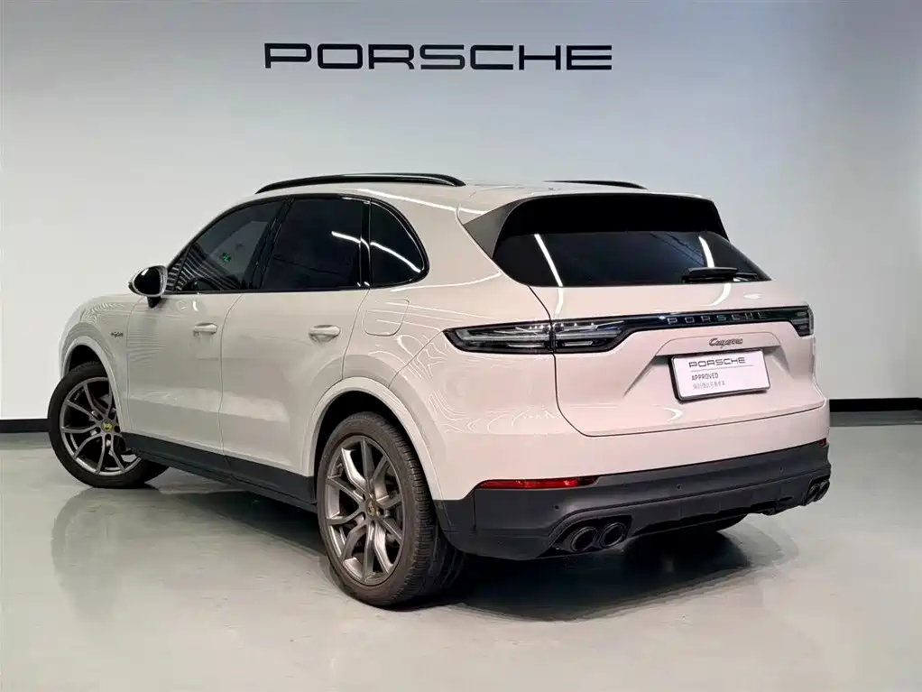 Porsche Cayenne Hybrid 2022 — фото 5