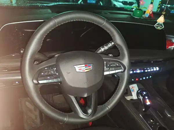 Cadillac XT4 2025