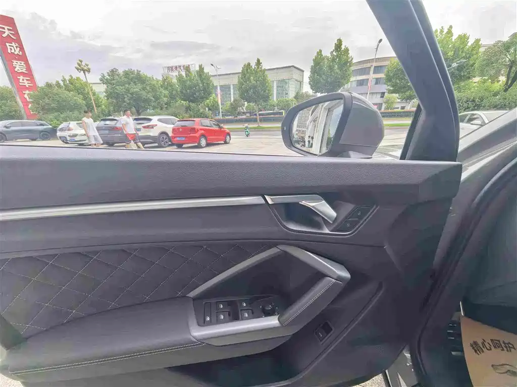 Audi Q3 2025 — фото 10