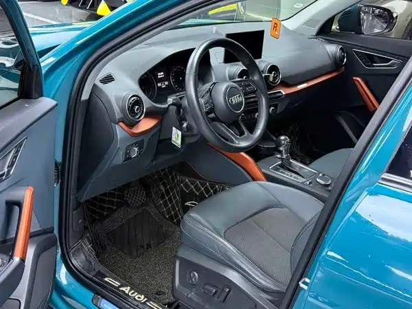 Audi Q2L 2019