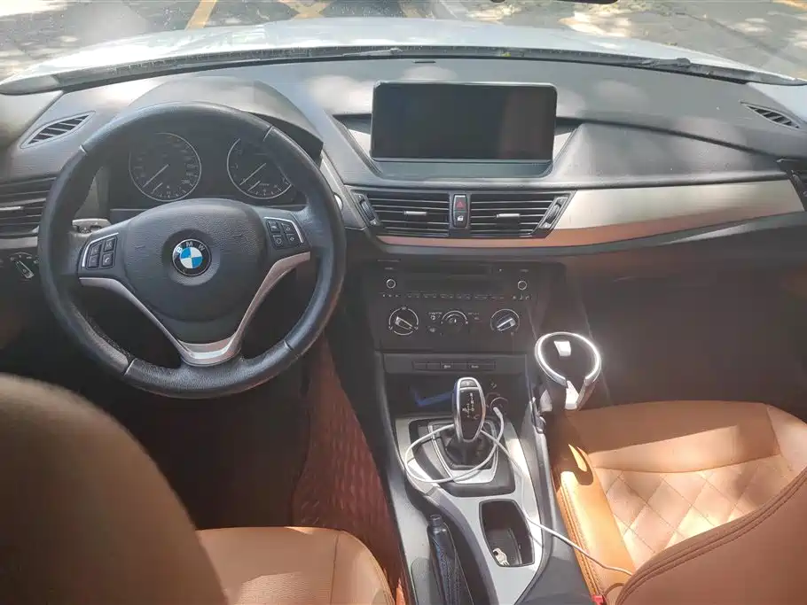 BMW X1 2015 — фото 12