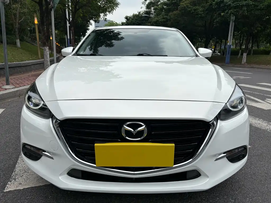 Mazda 3 Axela 2018 — фото 3
