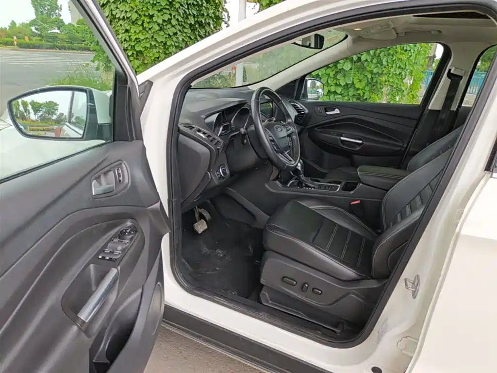 Ford Kuga 2018 — фото 16