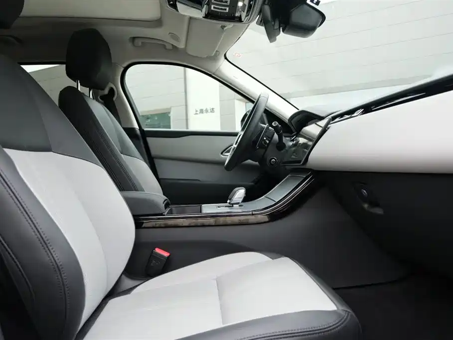 Land Rover Velar 2025 — фото 15