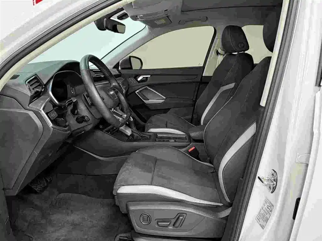 Audi Q3 2022 — фото 11