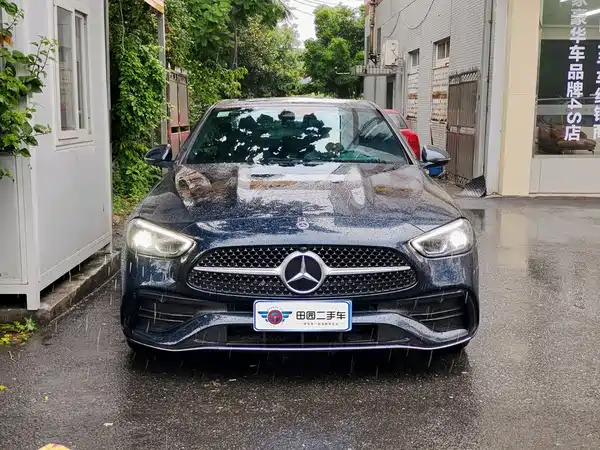 Mercedes-Benz C-Class 2024