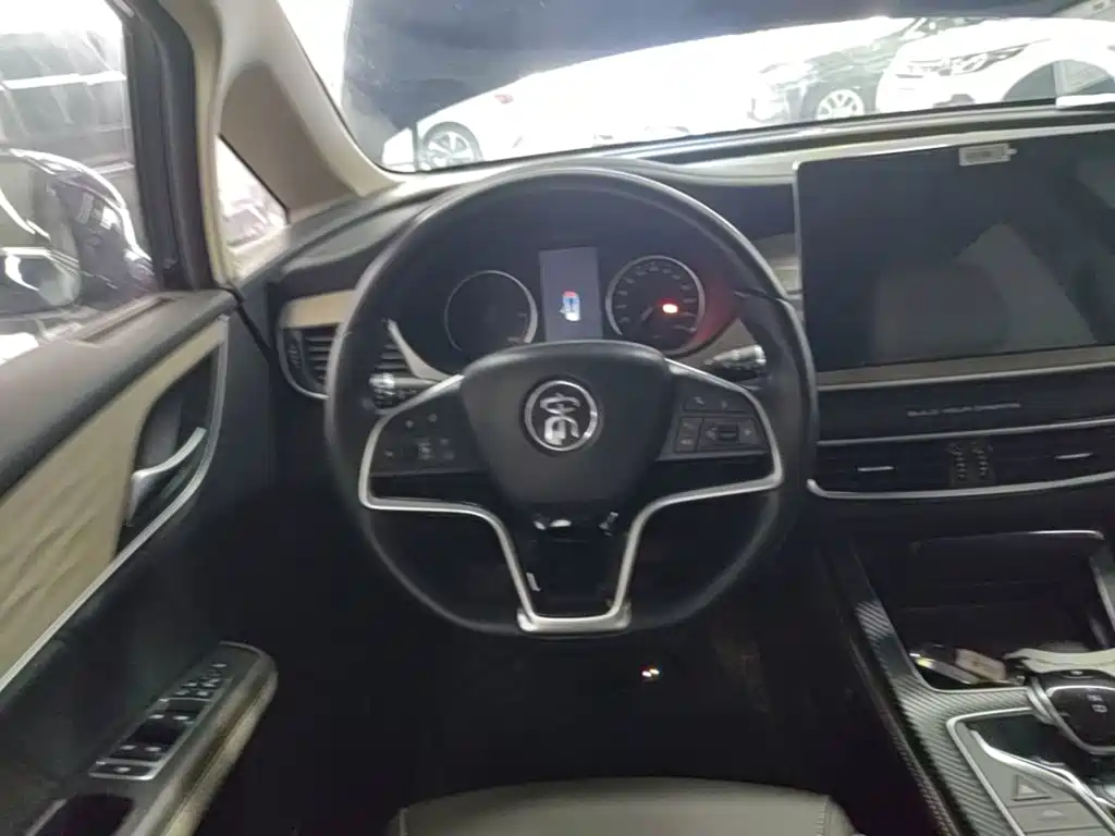 BYD MAX New Energy 2023 — фото 11