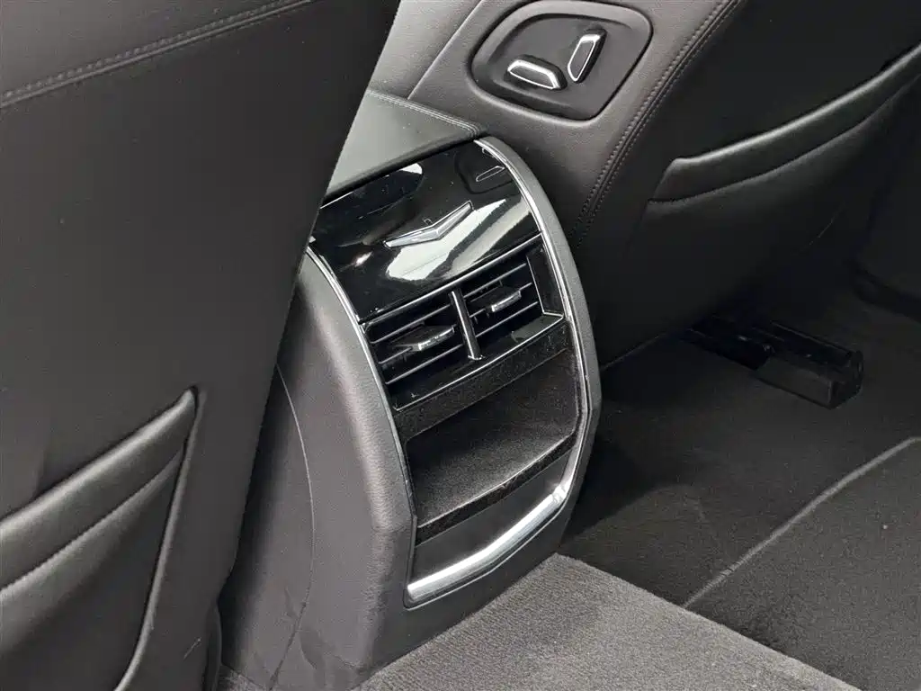 Cadillac CT6 2022 — фото 12
