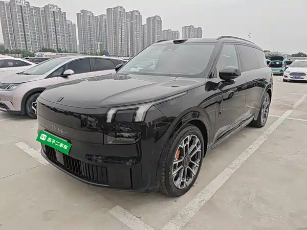 Lynk & Co 900 2025