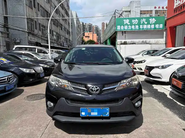 Toyota RAV4 2015