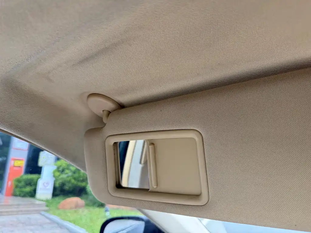 Toyota Camry 2015 — фото 21