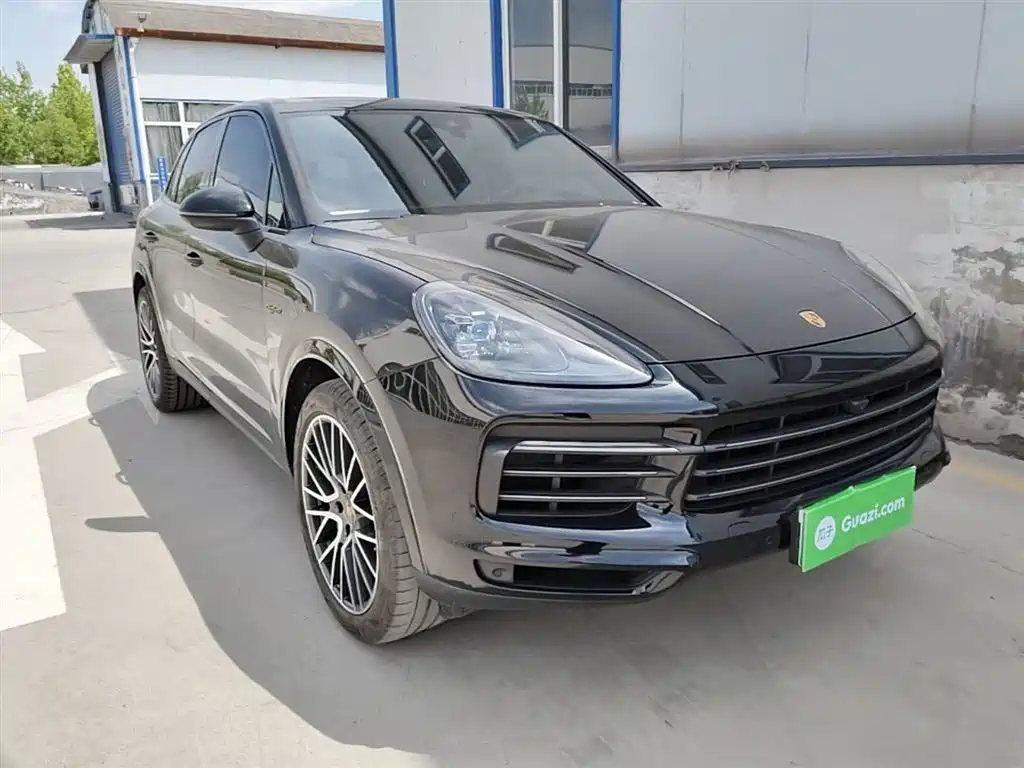 Porsche Cayenne Hybrid 2025 — фото 22