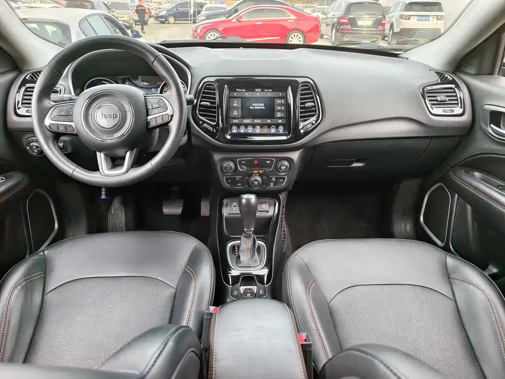Jeep Compass 2020 — фото 11