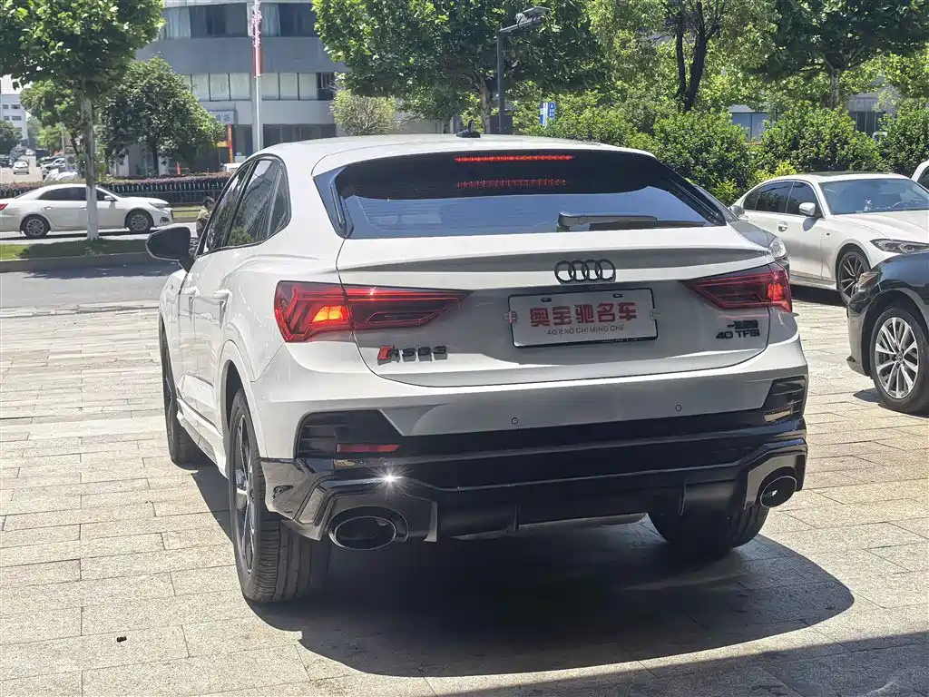 Audi Q3 Sportback 2025 — фото 8