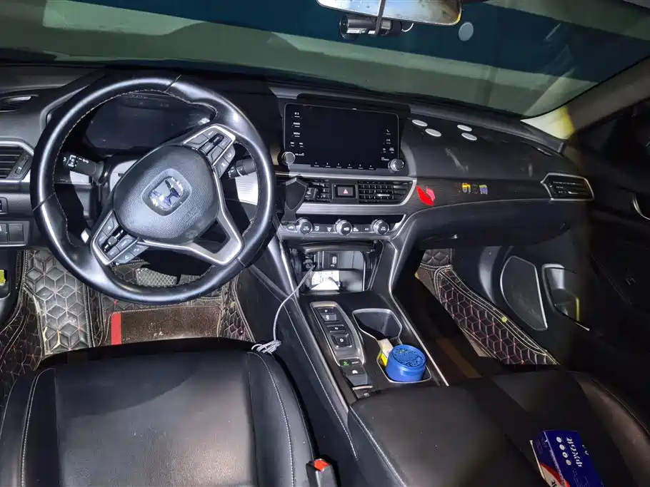 Honda Accord 2020 — фото 13