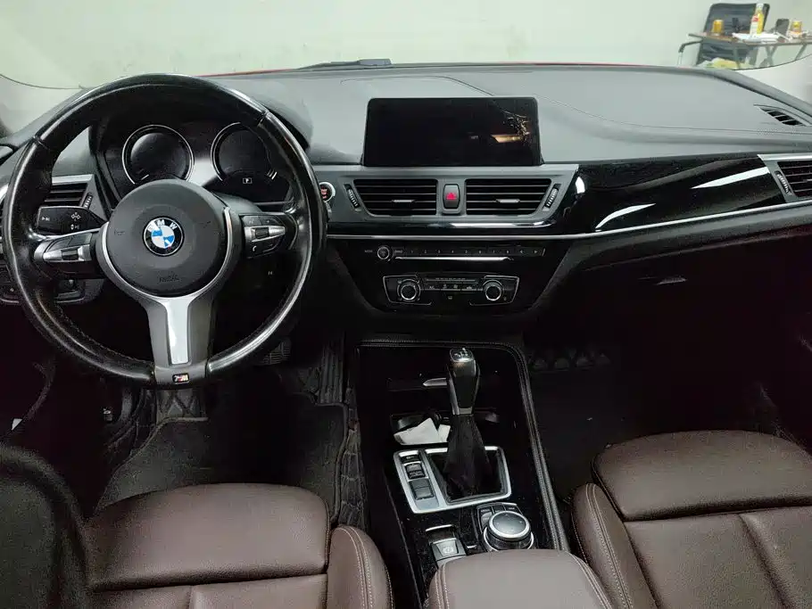 BMW 1 Series 2019 — фото 12
