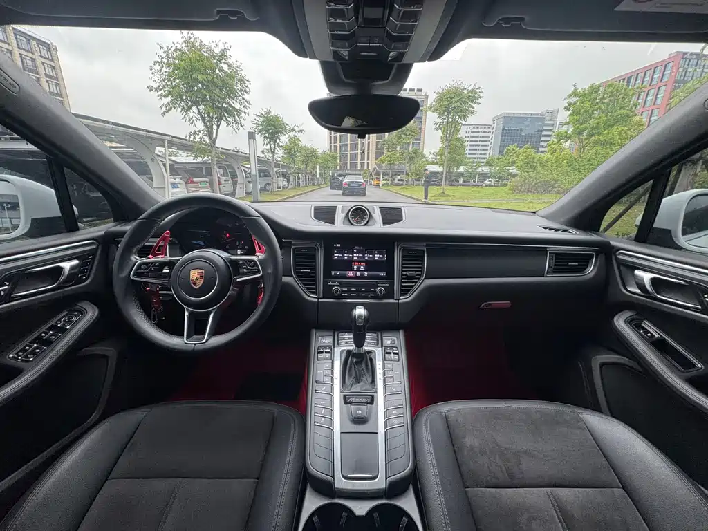 Porsche Macan 2016 — фото 16