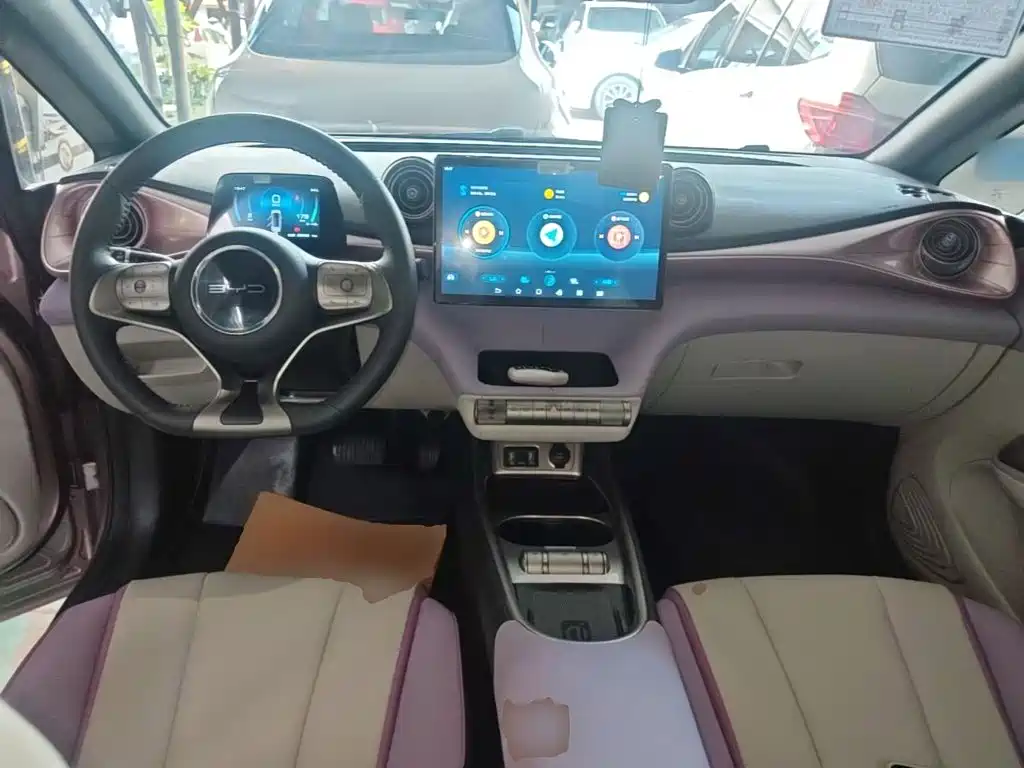 BYD Dolphin 2022 — фото 10