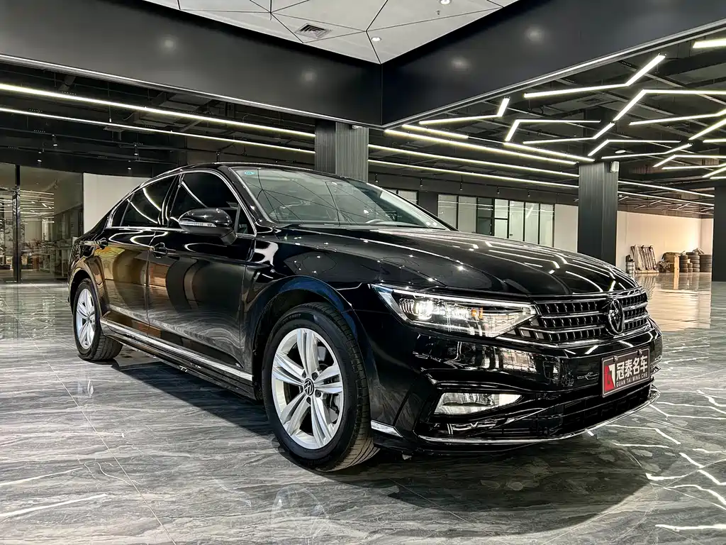 Volkswagen Magotan 2025