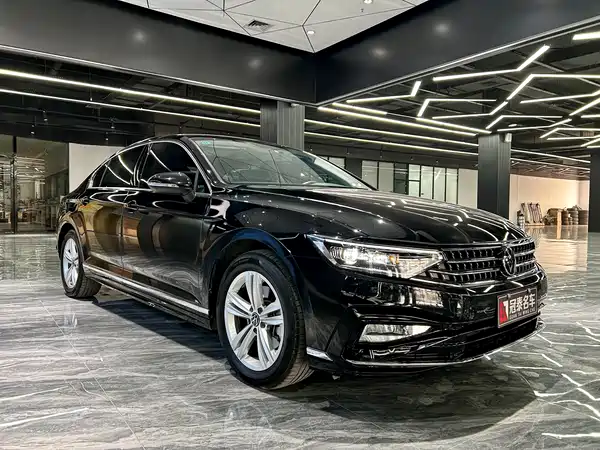 Volkswagen Magotan 2025