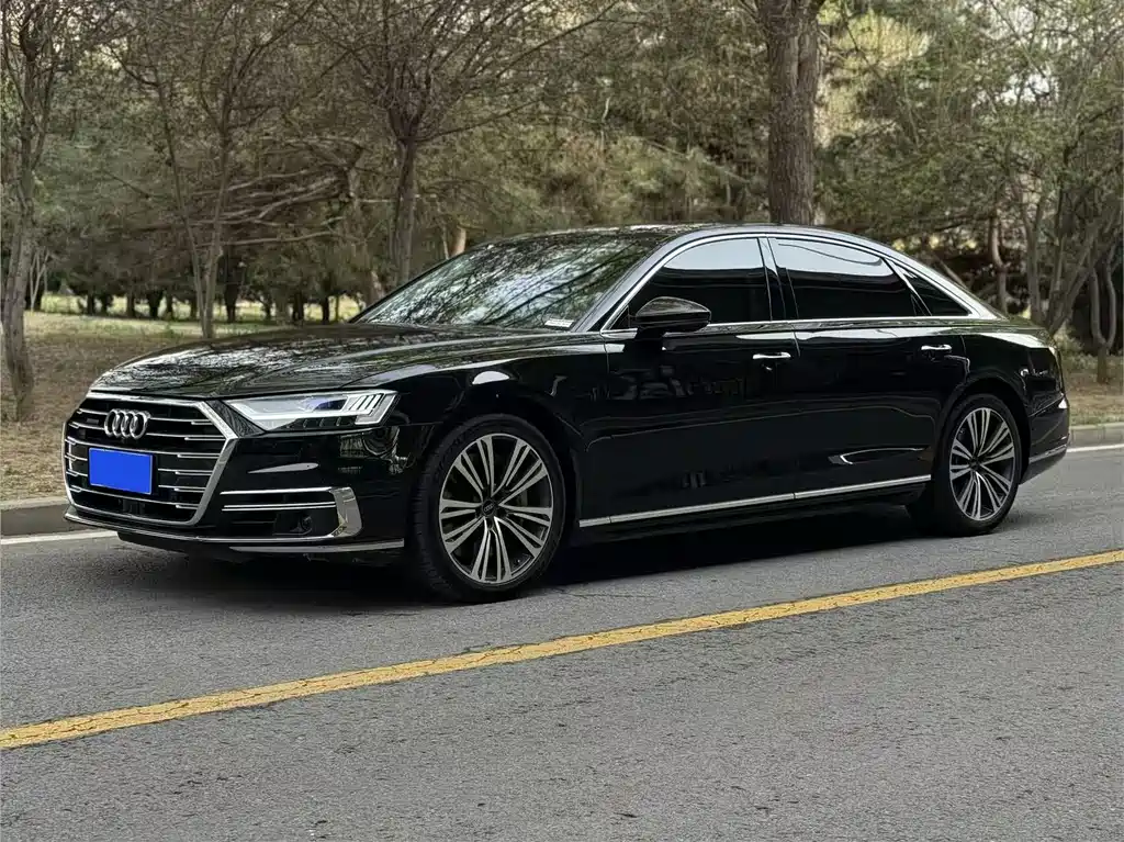 Audi A8 2022 — фото 2