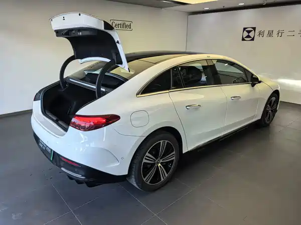 Mercedes-Benz EQE 2025