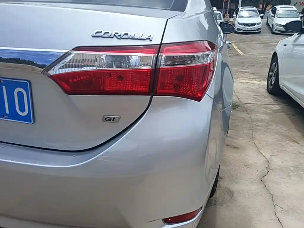 Toyota Corolla 2015 — фото 8