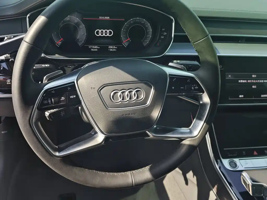 Audi A8 2022 — фото 15