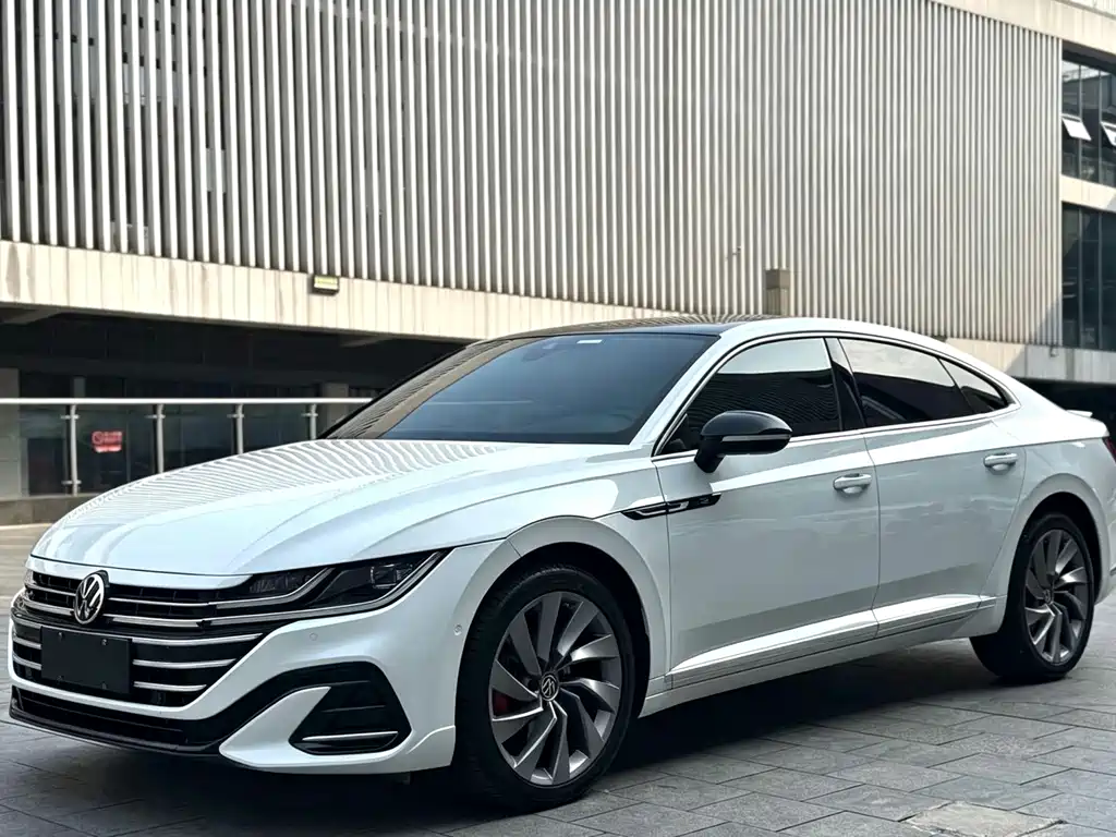 Volkswagen CC 2021 — фото 1