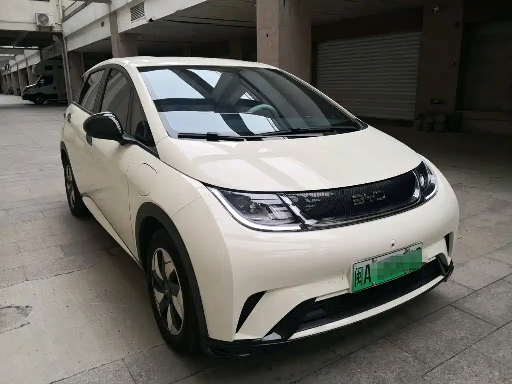 BYD Dolphin 2025